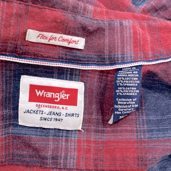Wrangler red plaid button up shirt size medium - Picture 5 of 8